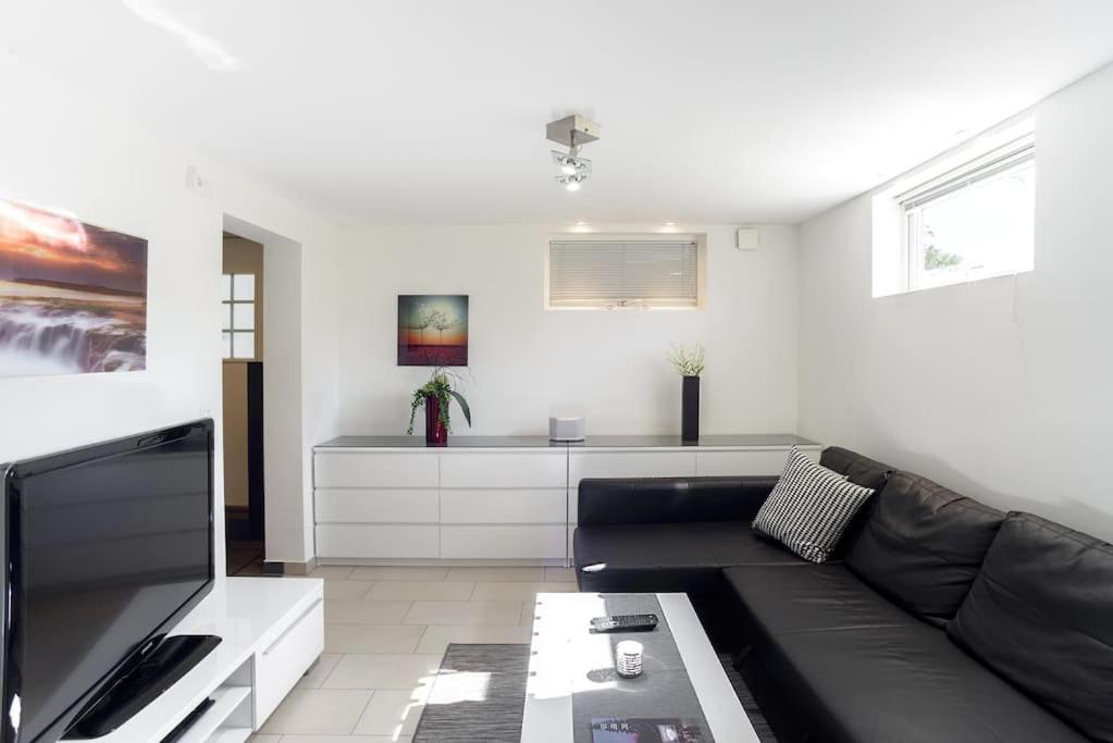 Apartament Downtown In Ten - Free Parking Göteborg Zewnętrze zdjęcie