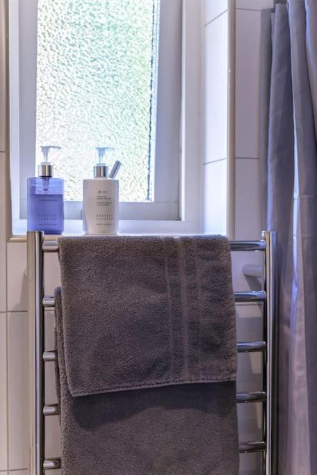 Apartament Downtown In Ten - Free Parking Göteborg Zewnętrze zdjęcie