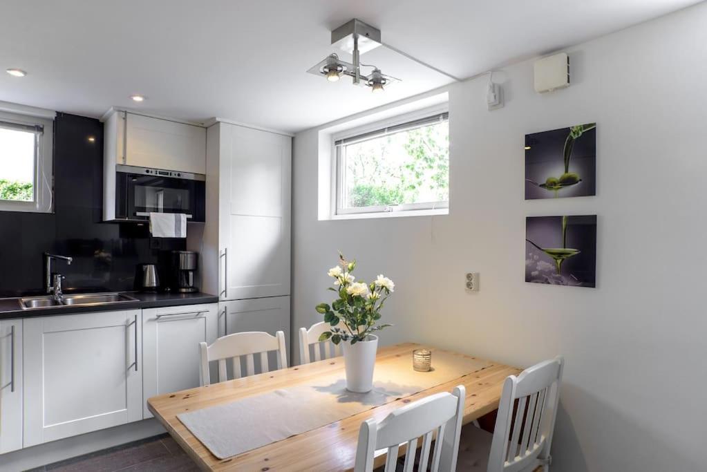 Apartament Downtown In Ten - Free Parking Göteborg Zewnętrze zdjęcie