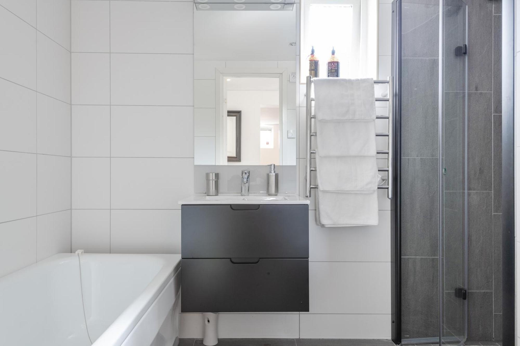 Apartament Downtown In Ten - Free Parking Göteborg Zewnętrze zdjęcie